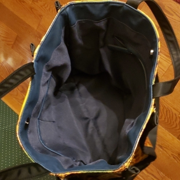 FRENCH connection tote - Picture 3 of 11